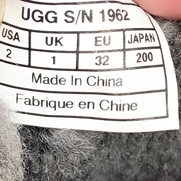 UGG Girls Bailey Button Triplet Gray Boots Size 2 - Picture 9 of 11